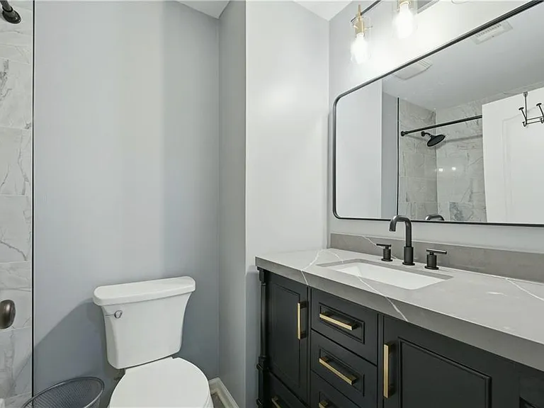 1133 Village Ct SE — Photo 15