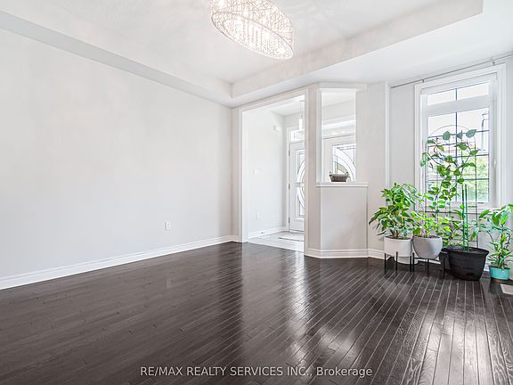 4th image of 406 Cedar Hedge Rd