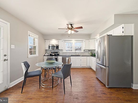 4th image of 911 Righter St