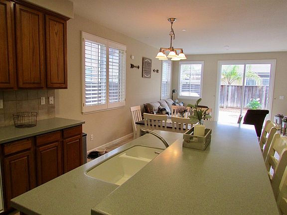3rd image of 2638 Nicolson Cir