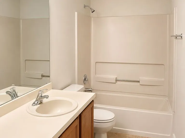 172 Reserve Cir #100 — Photo 7