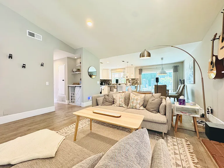 750 Lincoln Ave — Photo 10