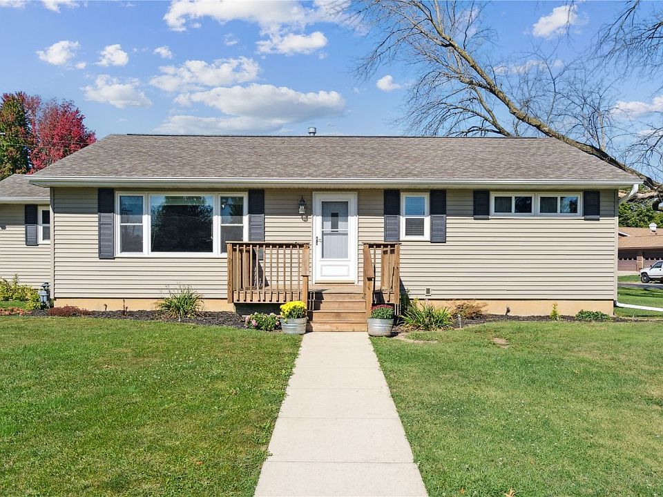 1st image of 147 Crescent Dr