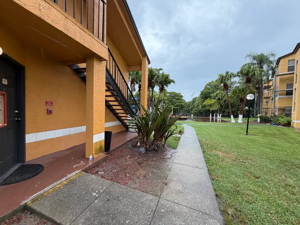 4658 Commander Dr APT 817, Orlando, FL 32822