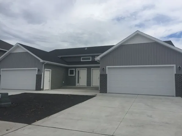 911 Eaglewood Ave, West Fargo, ND 58078