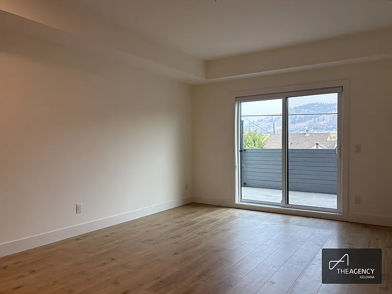 1036 Coronation Ave #104 — Photo 6