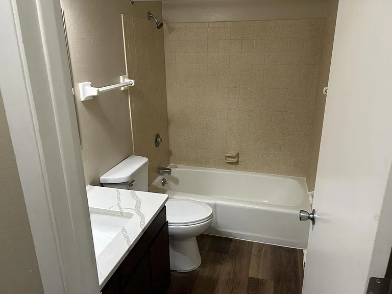230 S Division St #14 — Photo 10