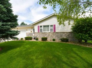 1015 Lynda Rd, Waterloo, IA 50701