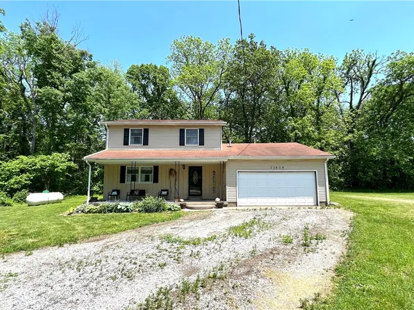 11416 Cherry Point St, Paris, IL 61944