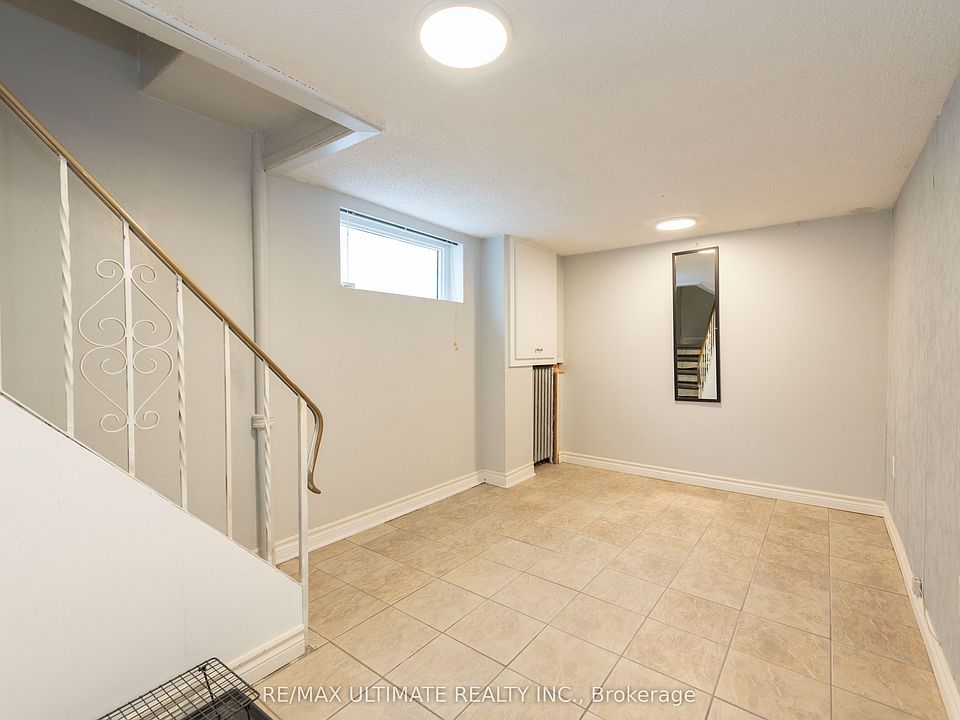1st image of 7 Joanith Dr
