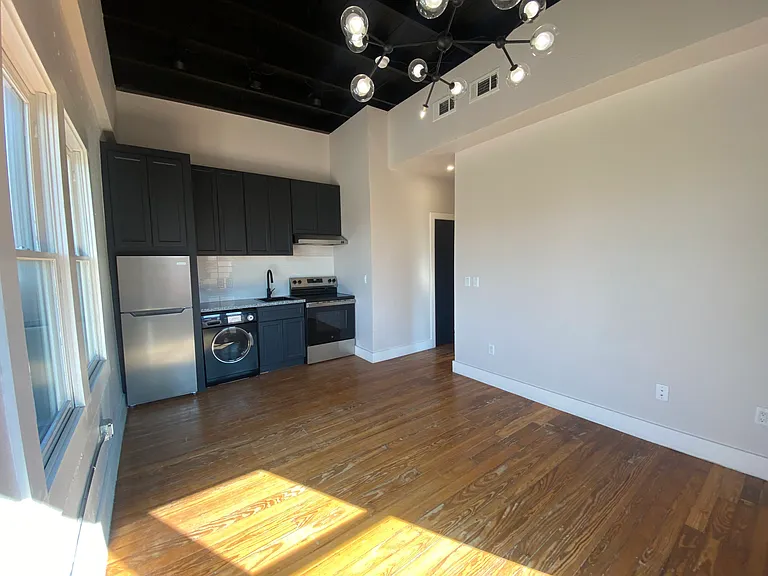 1714 S Saint Marys St #3 — Photo 9