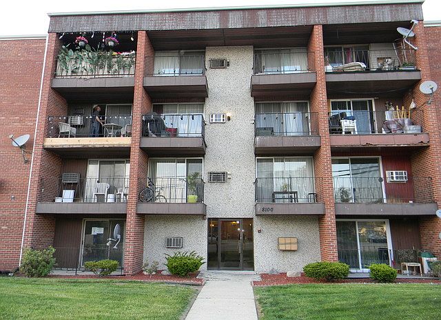 1st image of 8100 W 87th St APT 2C