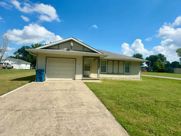 111 E Patton St, Valier, IL 62891