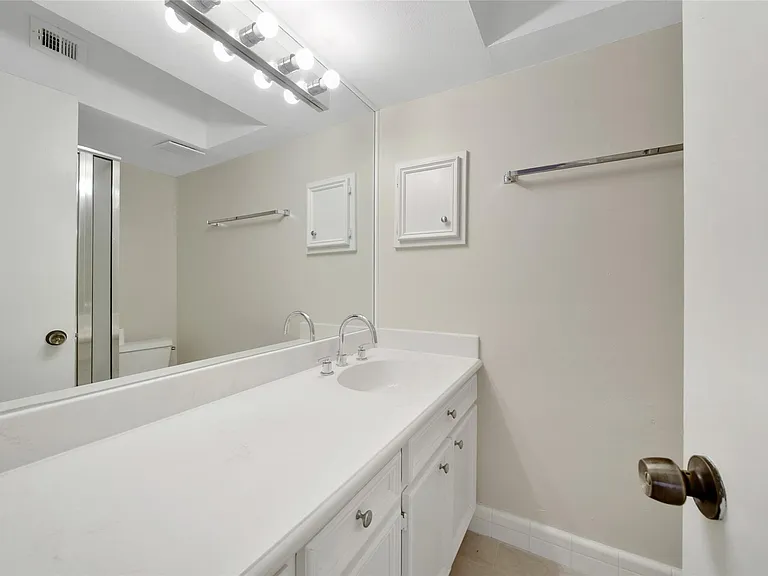 2822 Briarhurst Dr #45 — Photo 15