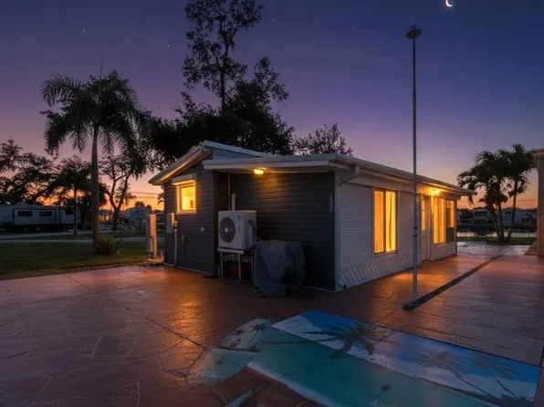 319 Winnebago Trl, Fort Myers Beach, FL 33931