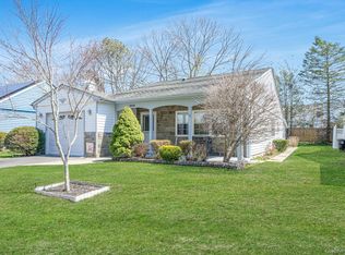 259 Edinburgh Dr, Ridge, NY 11961