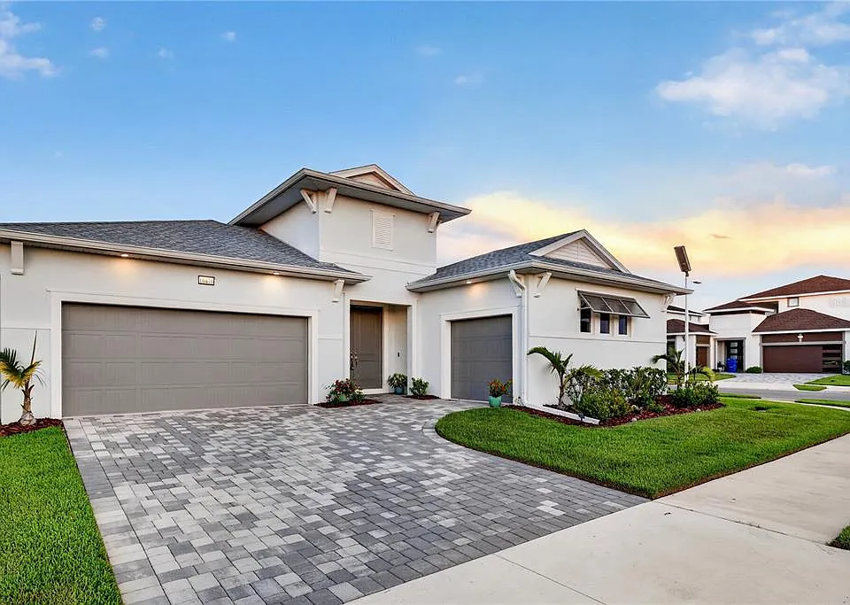 10470 Purple Thistle Way