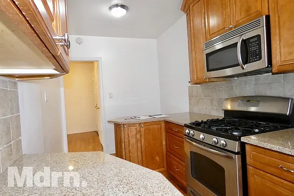 Rented by Mdrn Residential | media 13