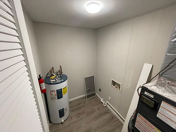 2nd image of 10412 Lovell Center Dr #4