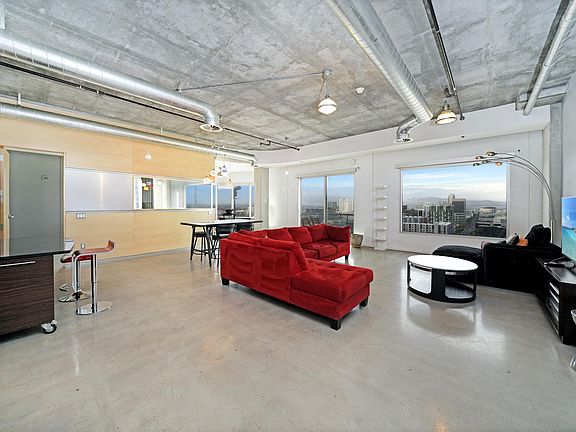 2nd image of 900 Las Vegas Blvd S Unit 1404