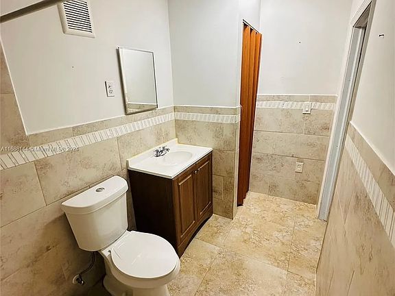 5th image of 12465 SW 185th St