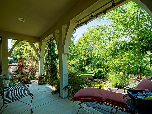 2nd image of 6831 Brodie Blvd