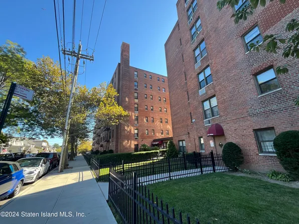 100 Colfax Ave APT 6H, Staten Island, NY 10306