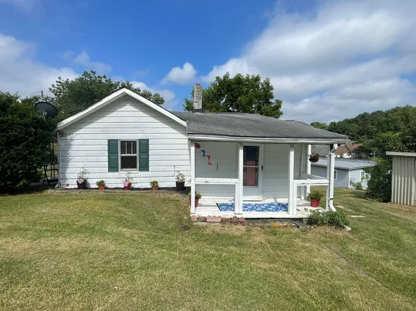 680 Johnston St NE, Christiansburg, VA 24073