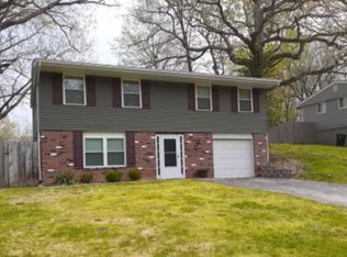708 Chatelet Ln, Ballwin, MO