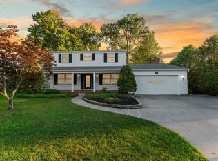 4973 Woodview Dr, Vermilion, OH 44089