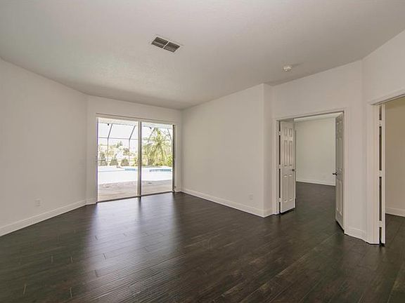4th image of 4843 Charowen Dr
