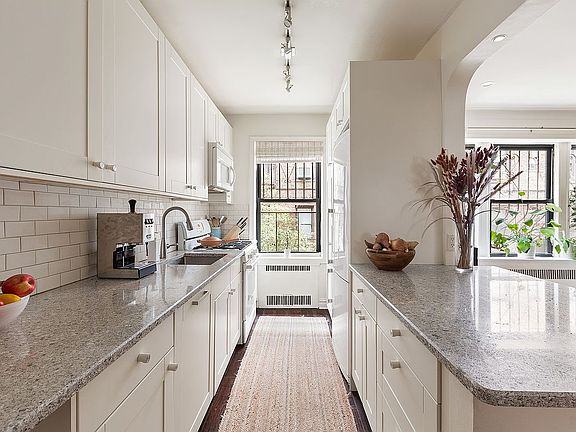 3rd image of 221 E 18th St APT 1G
