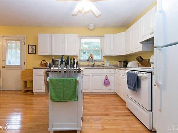 4th image of 1133 Forestland Dr