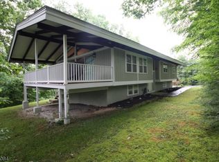 219 Ridge Rd, West Milford, NJ 07480