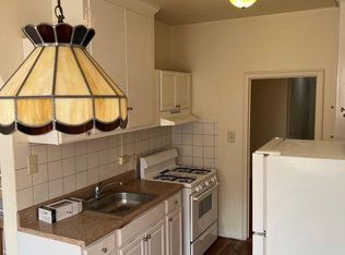 82 Chestnut St APT 302, Rutherford, NJ 07070