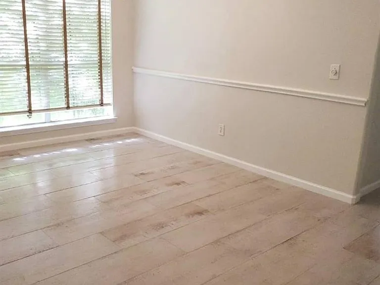 140 S Winterport Cir — Photo 5