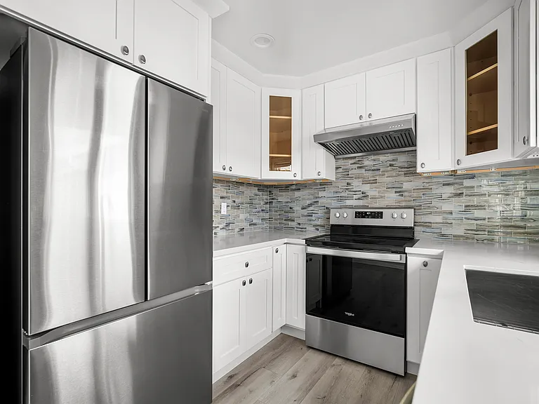 661 Harvard Ave — Photo 10