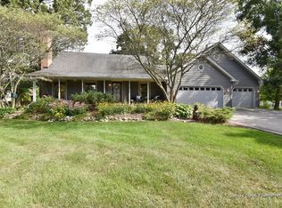 8S885 Oaken Dr, Big Rock, IL 60511