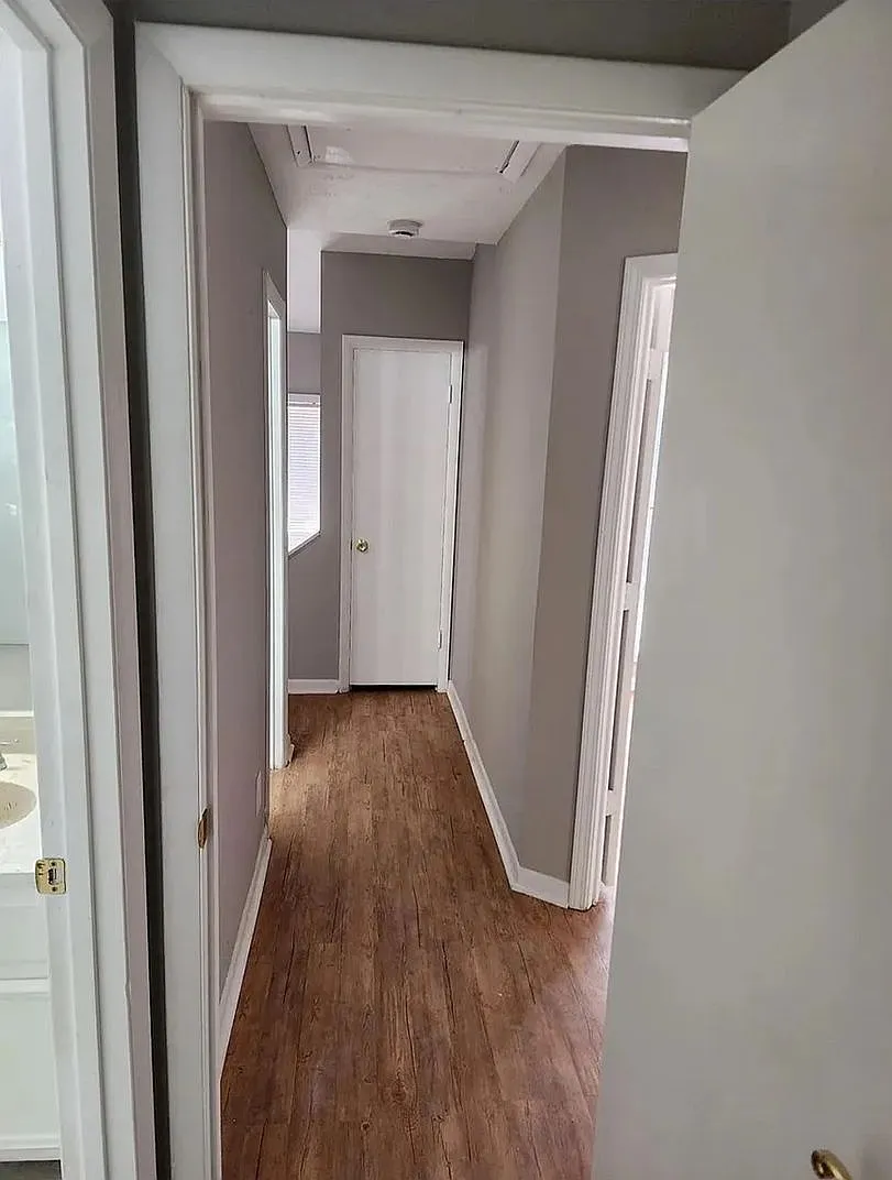 Room in 3 Bedroom Home in Forest Park — Photo 4