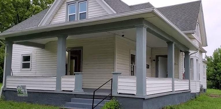 2nd image of 202 W 3rd St #2