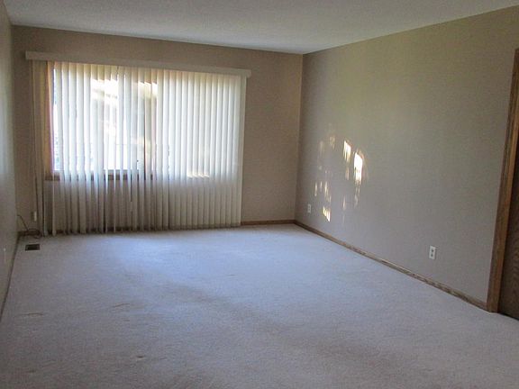 4th image of 259 Dejon Ct