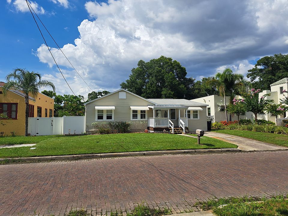 1st image of 915 W Woodlawn Ave