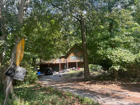 5990 Dianne Dr SE, Acworth, GA 30102