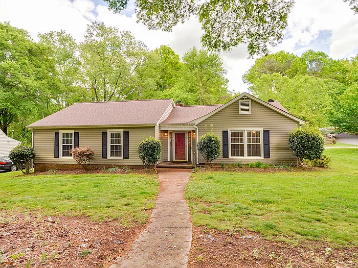 7600 Winterset Dr