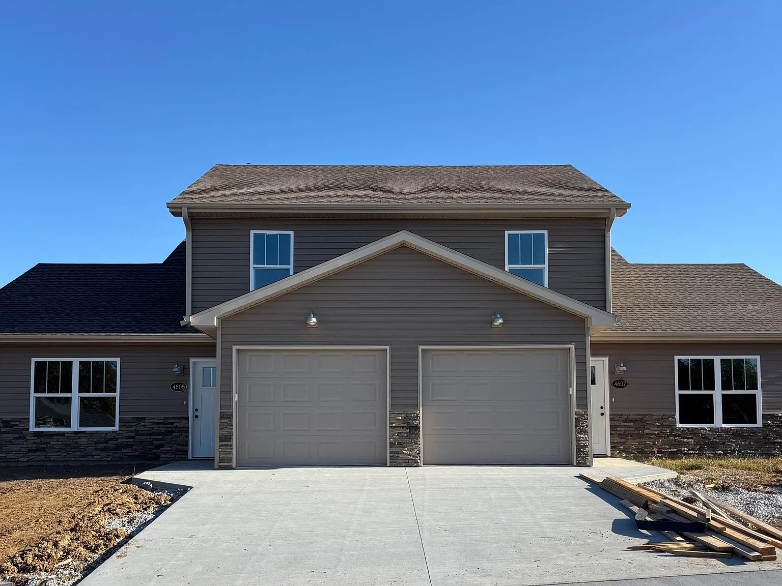 3 bed, 2.0 bath, 1175 sqft, $1,800 — Photo 2