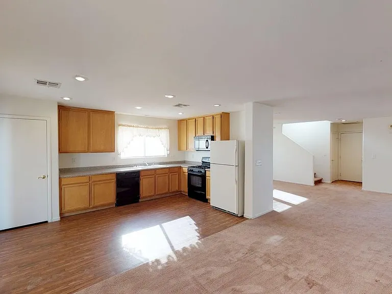9546 Swiss Stone Ct — Photo 6