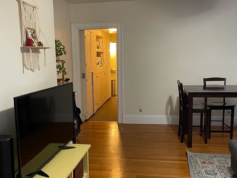 148B Crescent St — Photo 7