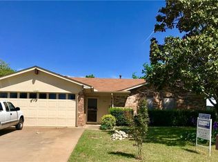 1514 Raintree Ln, Cleburne, TX 76033