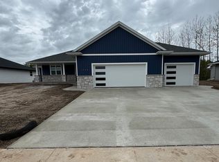 1584 Marie Ln, Green Bay, WI 54313
