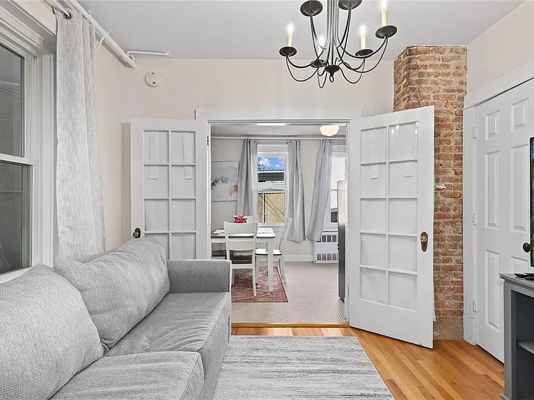 20 Ridge St #1 — Photo 3